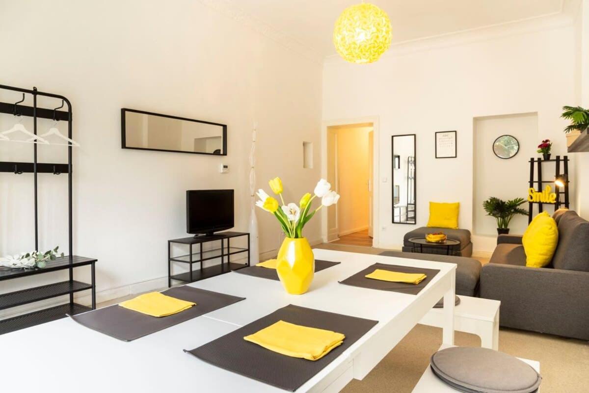 Modern 2 Bedroom Apartment In Berlin Schoeneberg Eksteriør billede